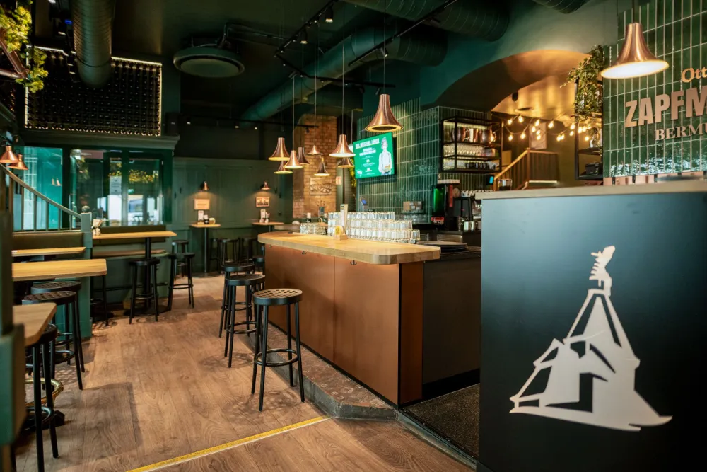 13-Ottakringer-Zapfmeisterei-BermudaBraeu-Bar-Perspektive-Derenko-Interior-Design.jpg