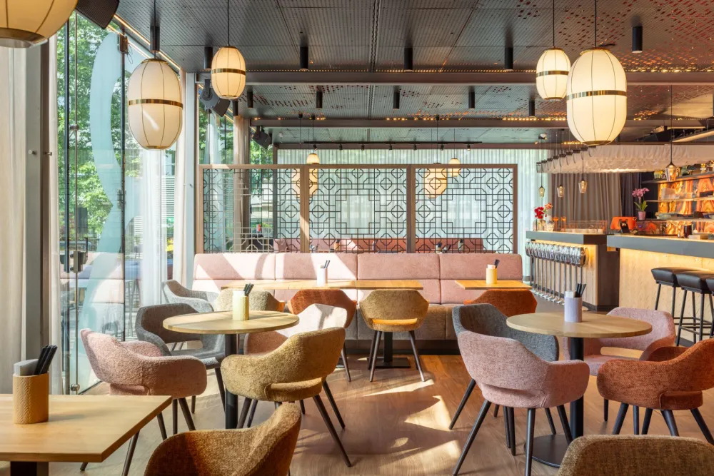 03-Chinacy-Restaurant-Kunsthalle-Wien-Sitzbereich-Leuchten-Interior-Design-Derenko-Gastronomie-Hotellerie.jpg