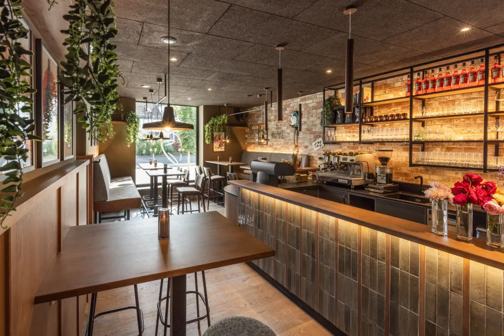 01-Johanns-Restaurant-Barbereich-Derenko-Interior-Design-Wien.jpg