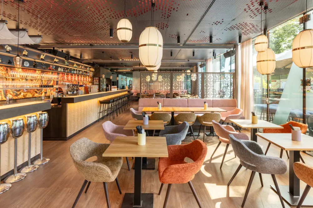 06-Chinacy-Restaurant-Kunsthalle-Wien-Gastraum-Bar-Interior-Design-Derenko-Gastronomie-Hotellerie.jpg