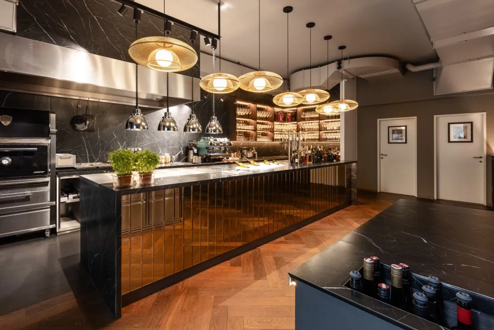 04-Boxwood-Steakhouse-Showkueche-Design-Derenko-Innenarchitektur-Wien.jpg