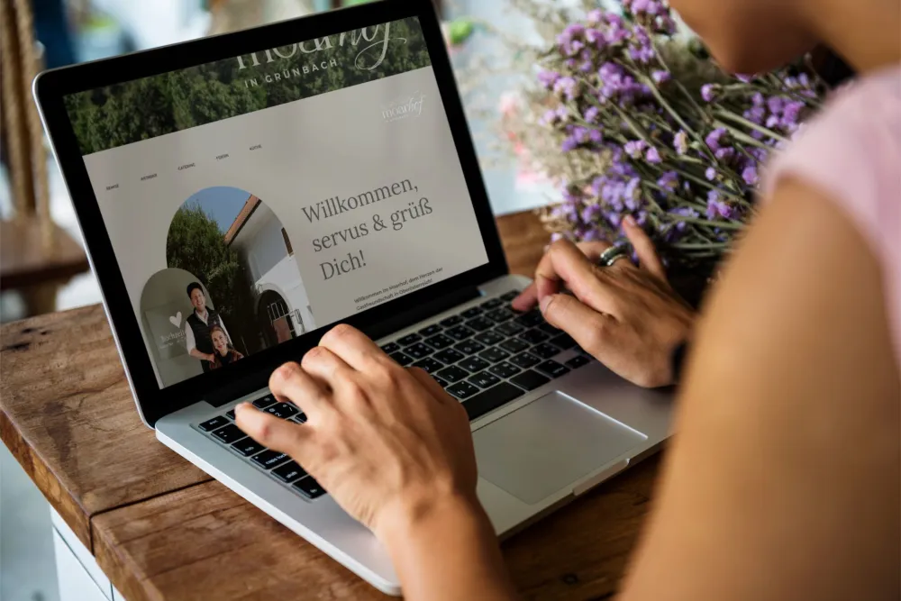 07-Moarhof-Website-Landingpage-Hotelerie-Derenko-Branding-Service-Wien.jpg