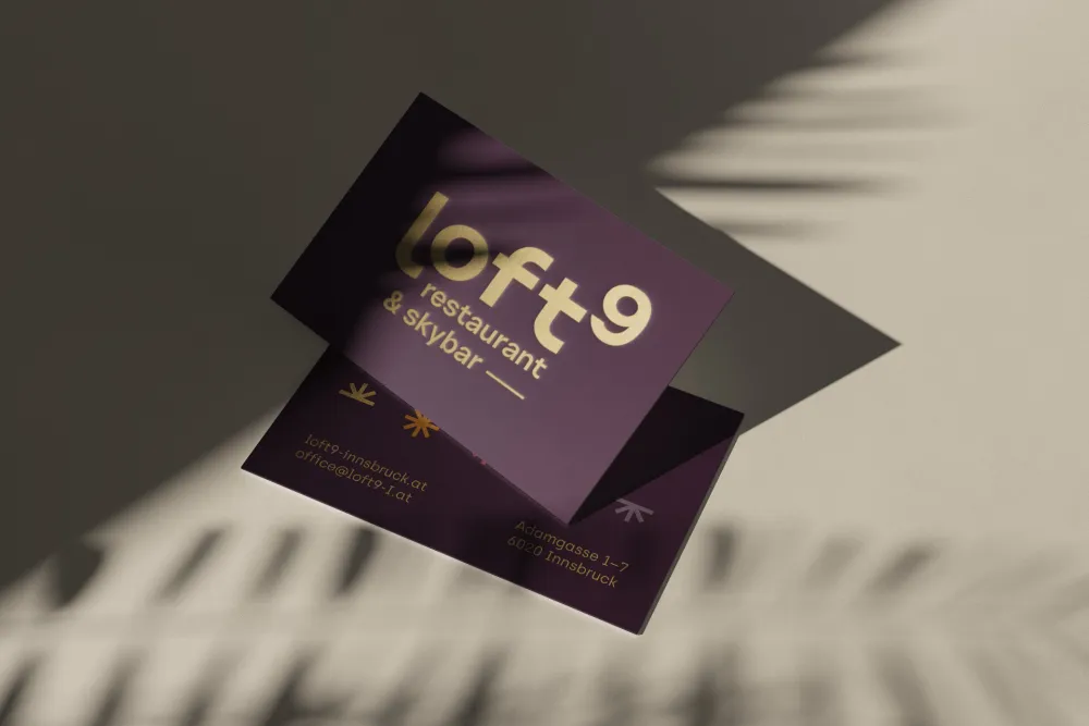 XX-Loft9-Restaurant-Visitenkarte-mit-Goldpraegung-Derenko-Branding-Service.jpg