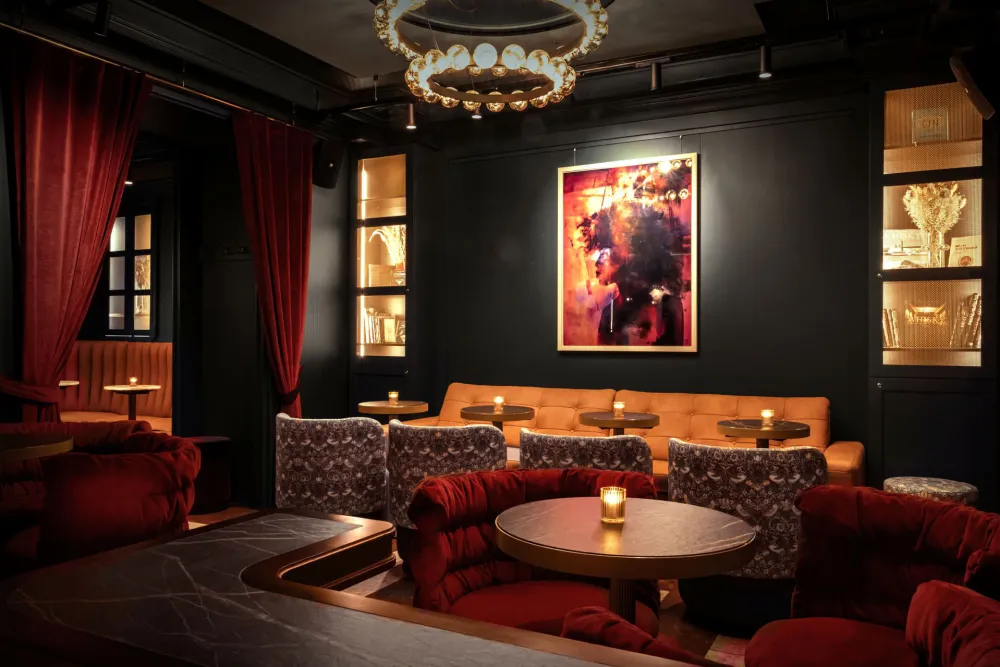 09-Cico-Bar-Kronleuchter-Derenko-Interior-Design.jpg