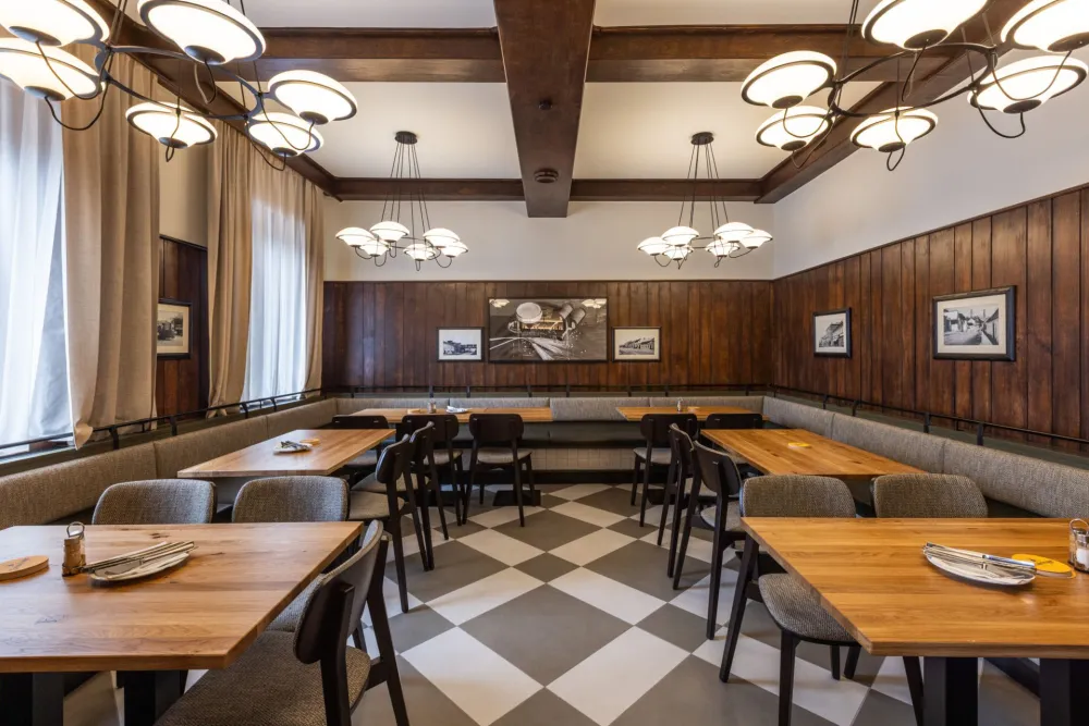 04-Pistauer-Gaststaette-Sitzbereich-Derenko-Innenarchitekten-Wien.jpg