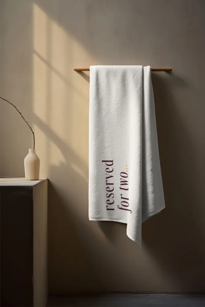 02-Hotel-Winzer-Handtuch-MockUp-Derenko-Branding-Service.jpg