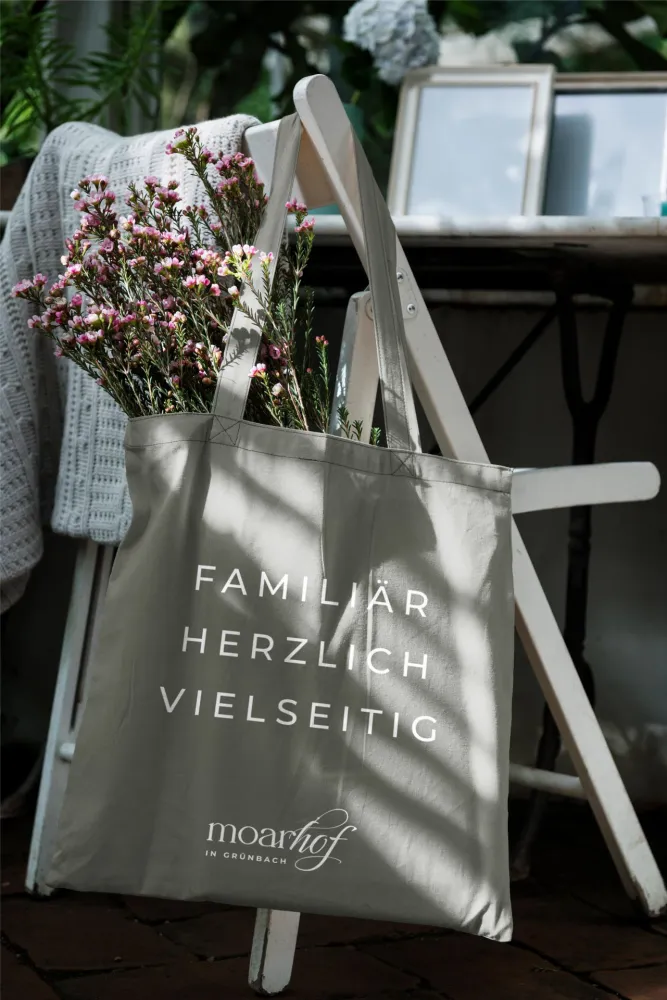 10-Moarhof-Tasche-Hotelerie-Derenko-Branding-Service-Wien.jpg