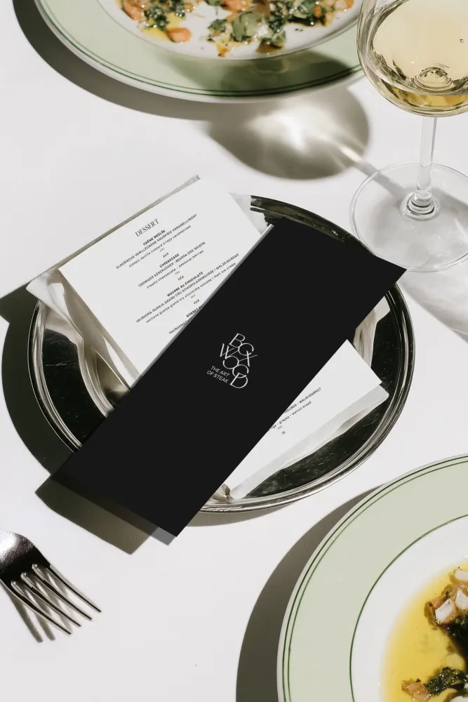 07-Boxwood-Restaurant-Wien-Barkarte-Mockup-Schwarz-Derenko-Branding-Service.jpg